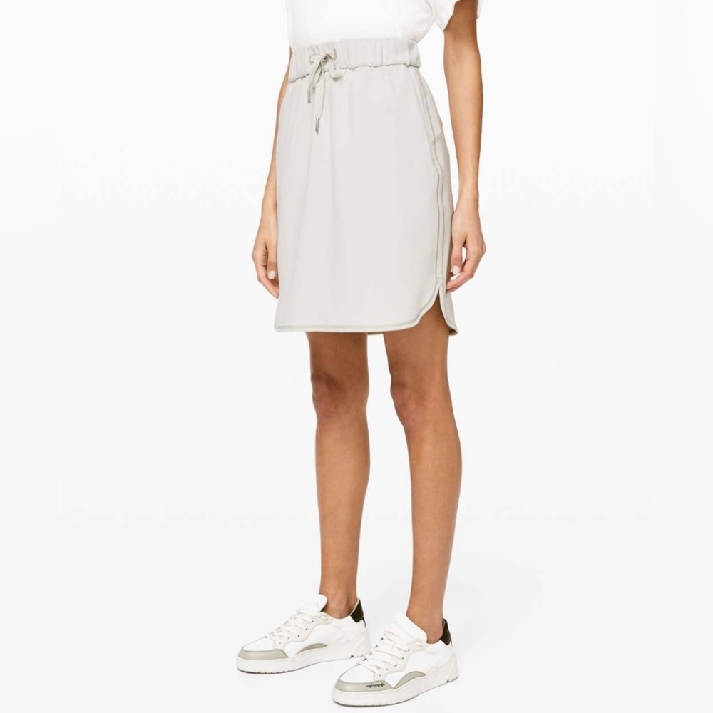 lululemon athletica light gray drawstring skirt